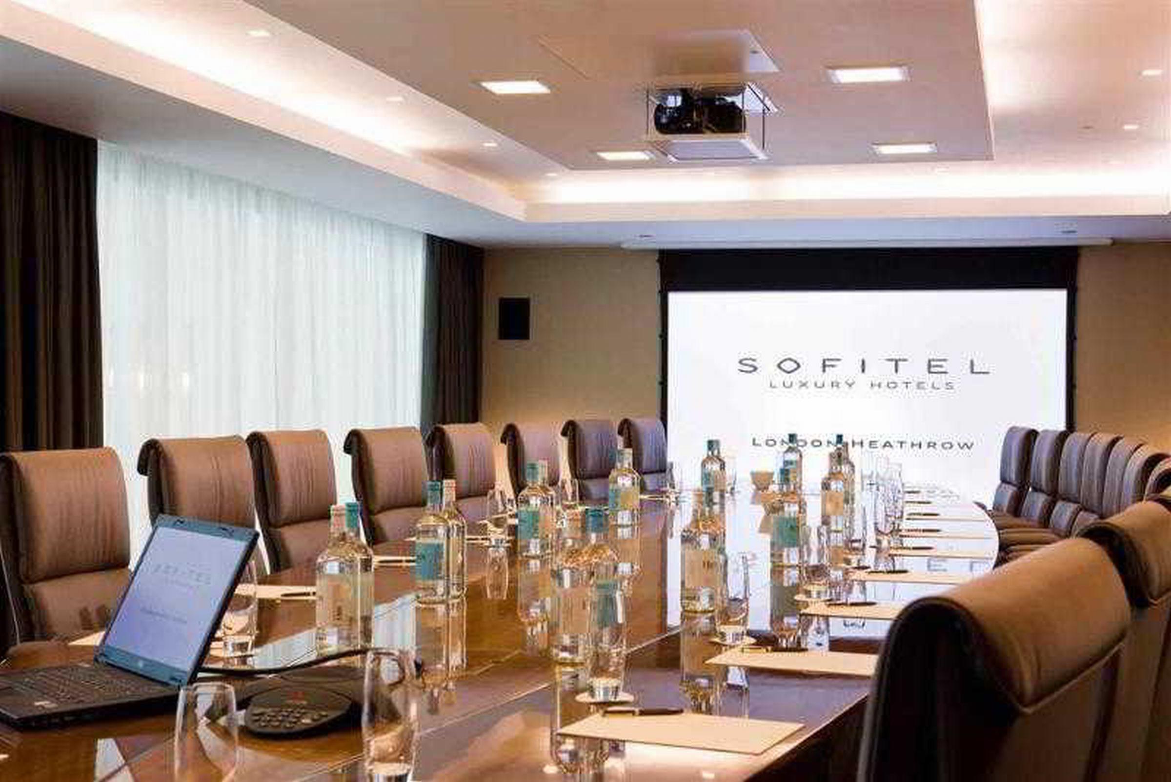 Sofitel London Heathrow Hotel 5*