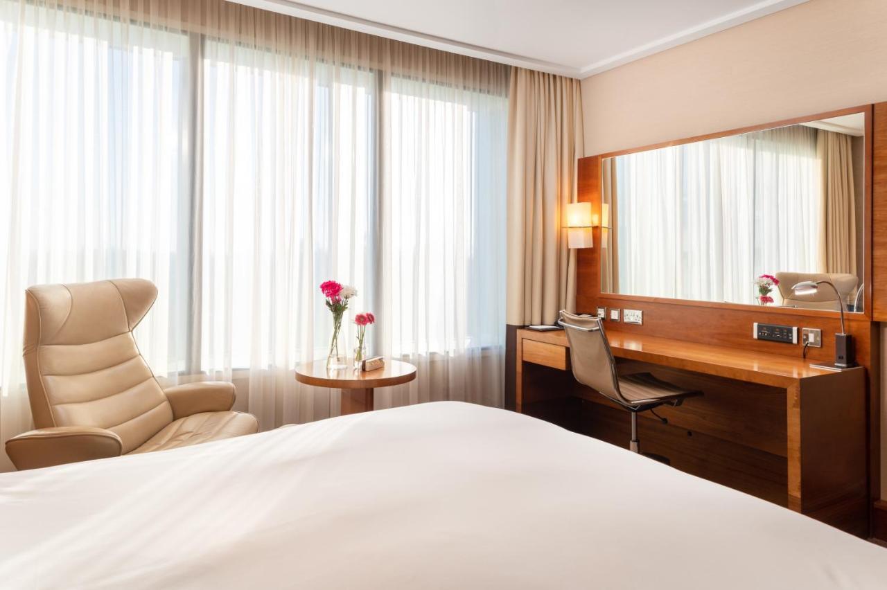 Sofitel London Heathrow Hotel 5*
